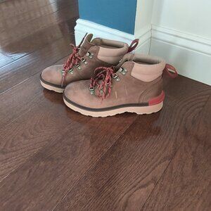 Sorel  Women's Hi-Line Hiker boots  in umber/tawny buff  leather size 8